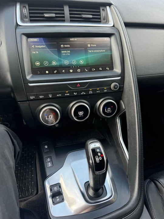2018 Jaguar E-Pace - Image 11 of 11