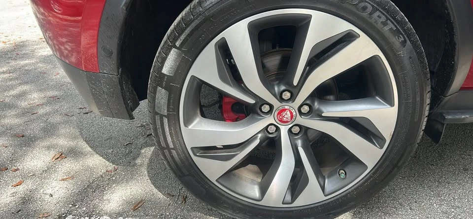2018 Jaguar E-Pace - Image 17 of 19