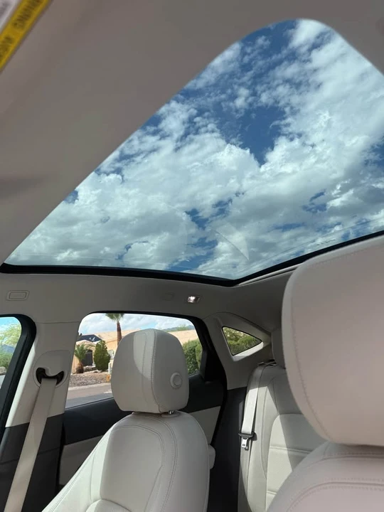 2018 Jaguar E-Pace - Image 5 of 9
