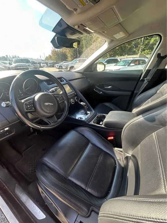 2018 Jaguar E-Pace - Image 6 of 9