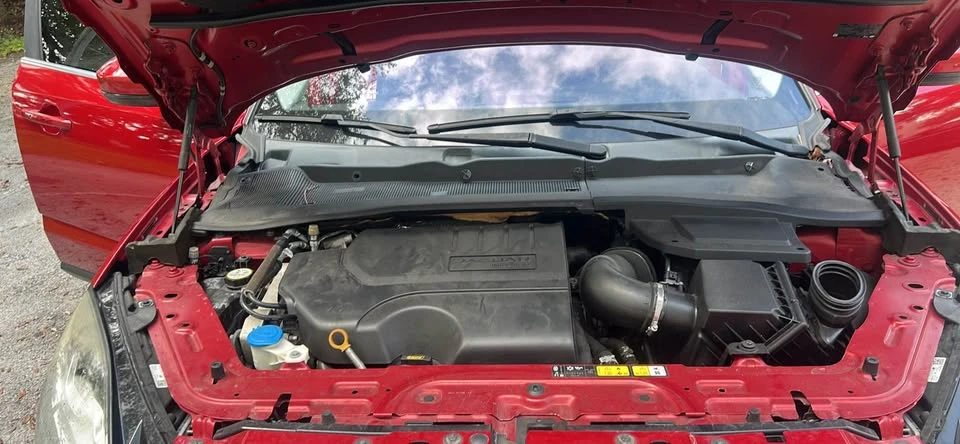 2018 Jaguar E-Pace - Image 16 of 19