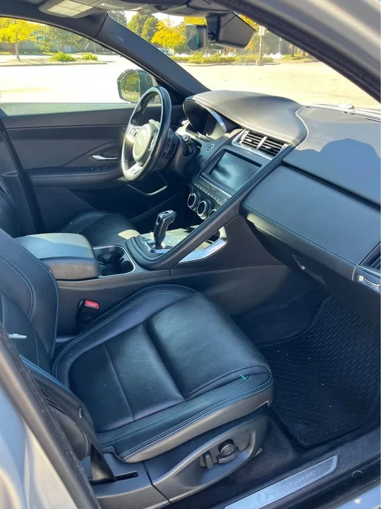 2018 Jaguar E-Pace - Image 5 of 11