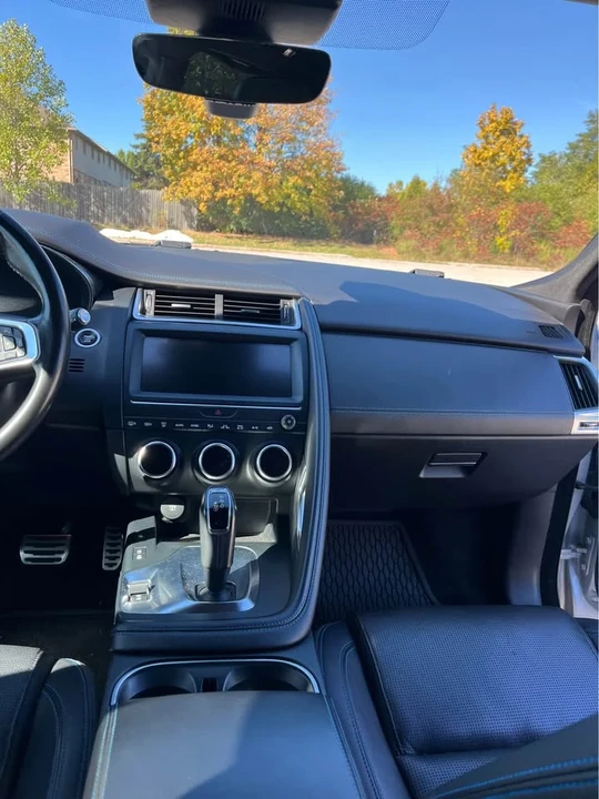 2018 Jaguar E-Pace - Image 11 of 11