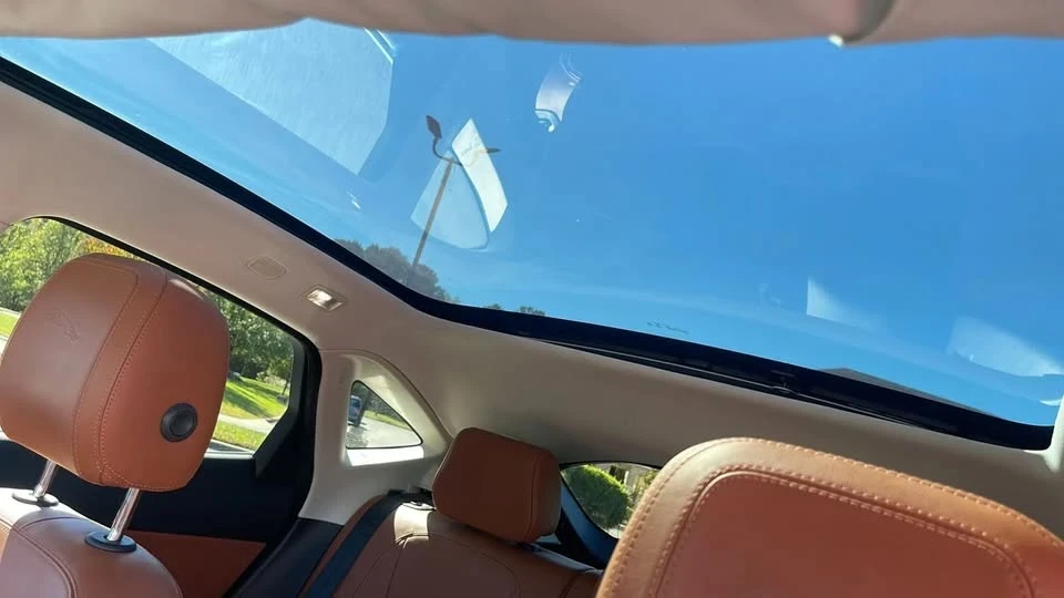 2018 Jaguar E-Pace - Image 18 of 18