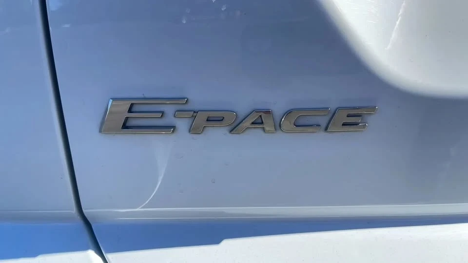 2018 Jaguar E-Pace - Image 5 of 18