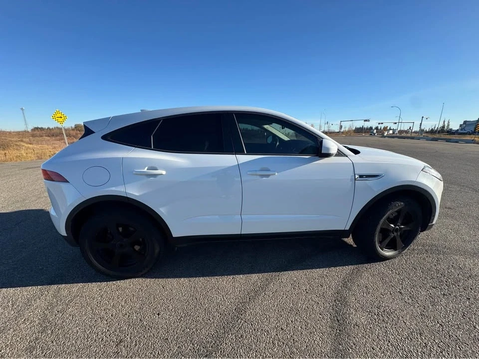 2018 Jaguar E-Pace - Image 7 of 15