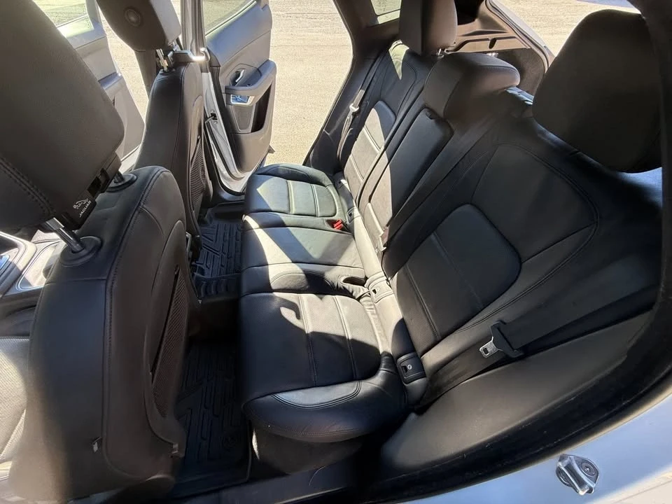 2018 Jaguar E-Pace - Image 16 of 17