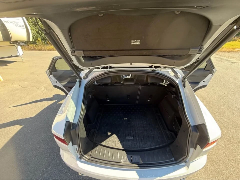 2018 Jaguar E-Pace - Image 10 of 16