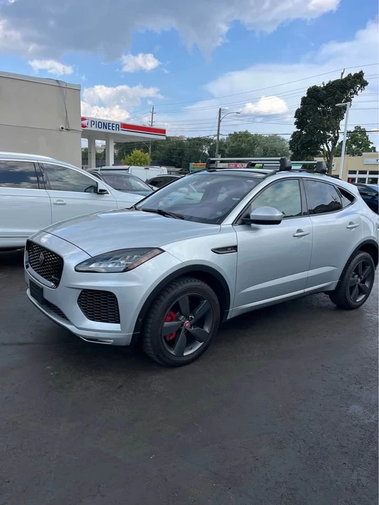2018 Jaguar E-Pace - Image 2 of 9