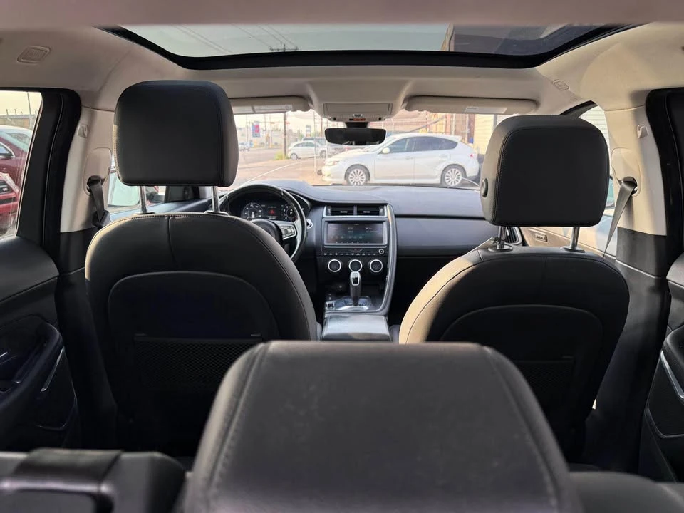 2018 Jaguar E-Pace - Image 8 of 17