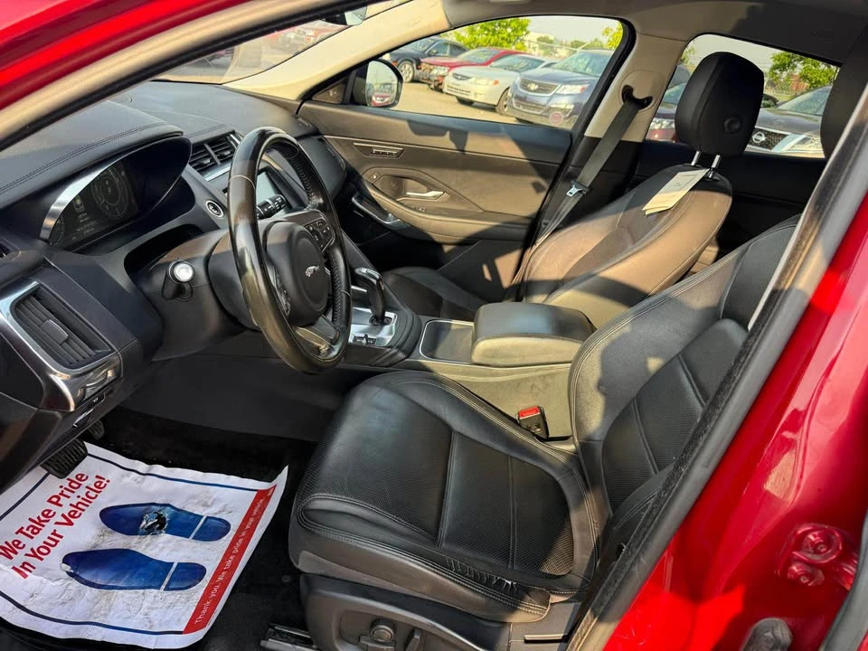 2018 Jaguar E-Pace - Image 14 of 17
