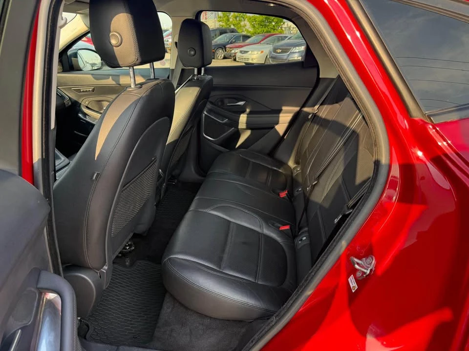 2018 Jaguar E-Pace - Image 13 of 17