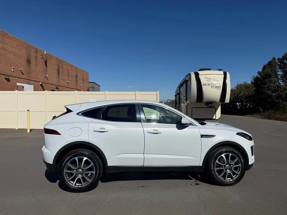 2018 Jaguar E-Pace - Image 9 of 17