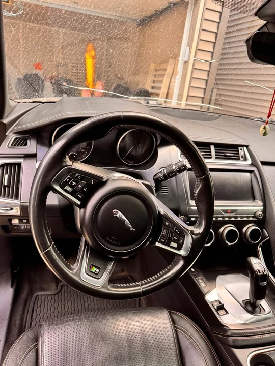 2018 Jaguar E-Pace - Image 8 of 13
