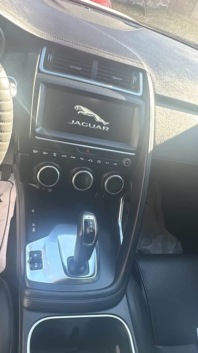 2018 Jaguar E-Pace - Image 4 of 8