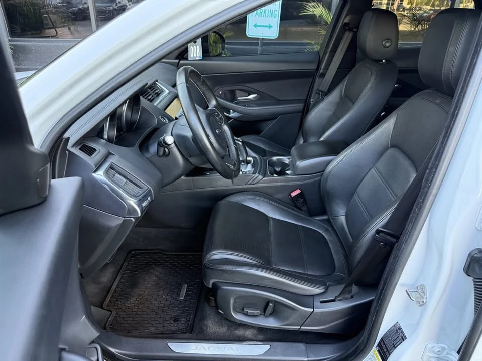 2018 Jaguar E-Pace - Image 12 of 19