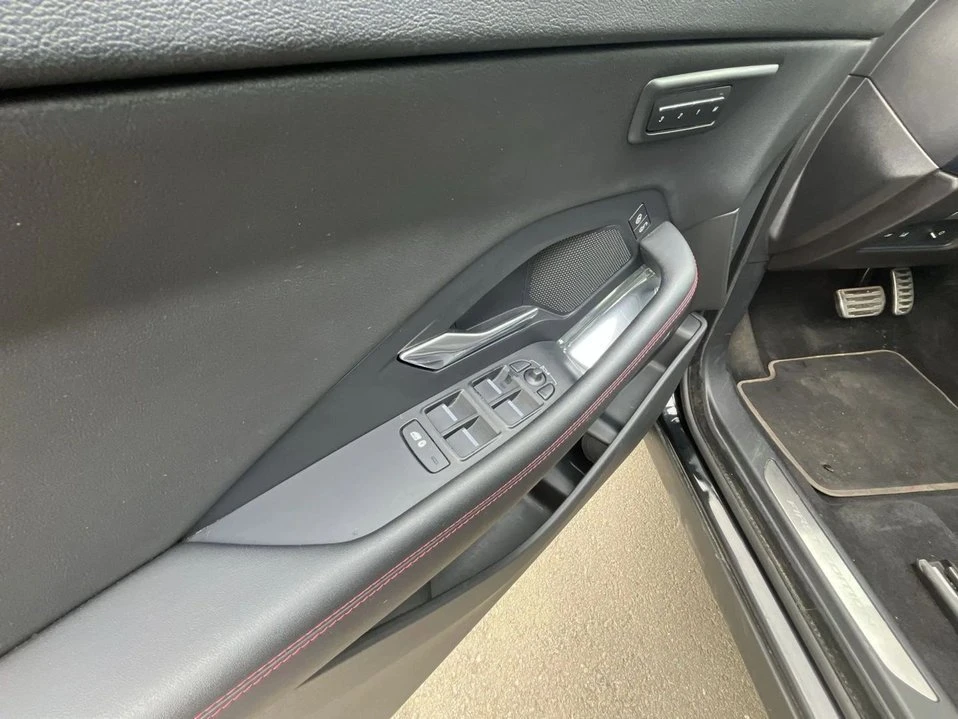 2018 Jaguar I-Pace - Image 15 of 15