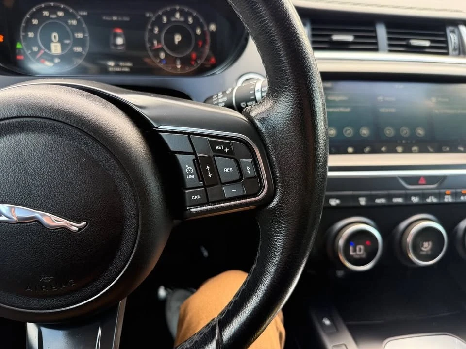 2018 Jaguar E-Pace - Image 17 of 20
