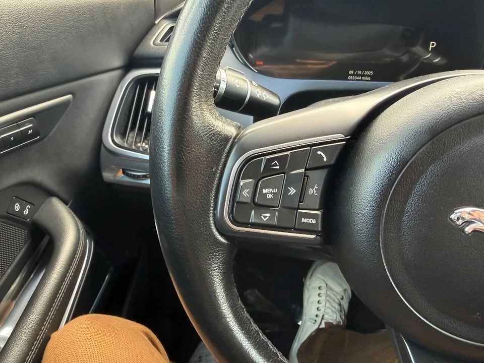 2018 Jaguar E-Pace - Image 18 of 20