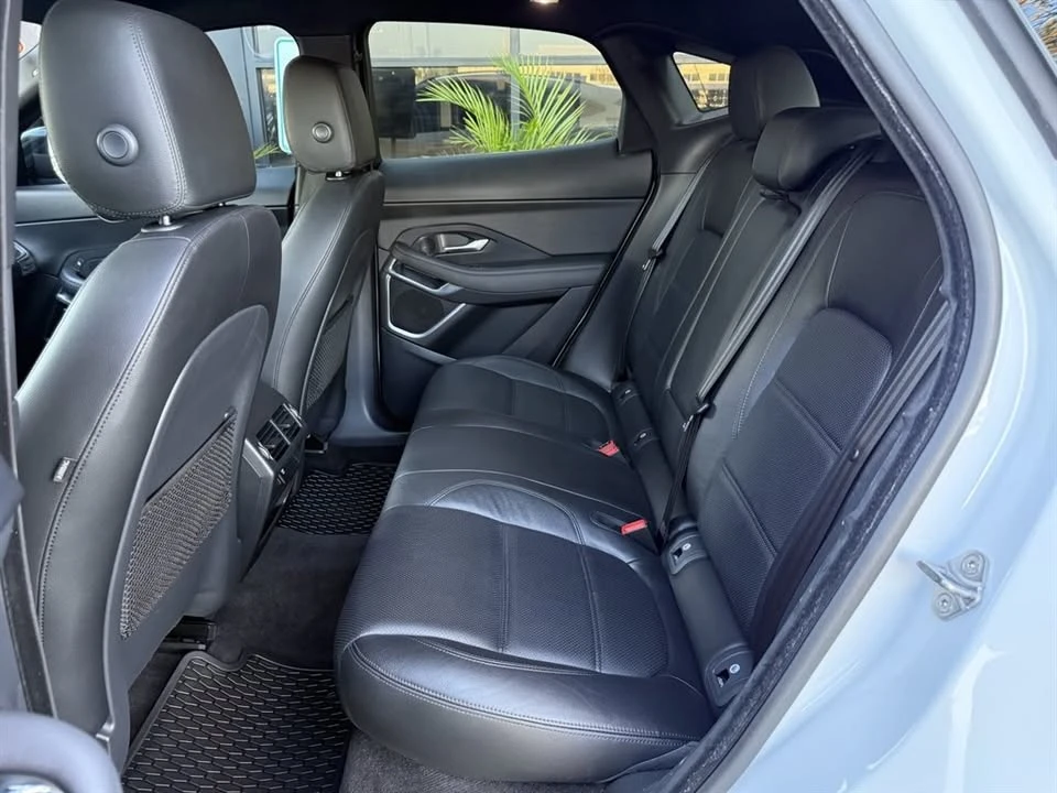 2018 Jaguar E-Pace - Image 15 of 19