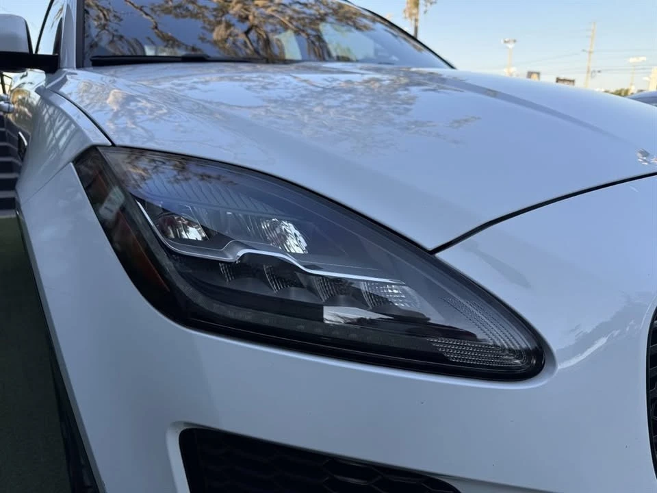 2018 Jaguar E-Pace - Image 8 of 19