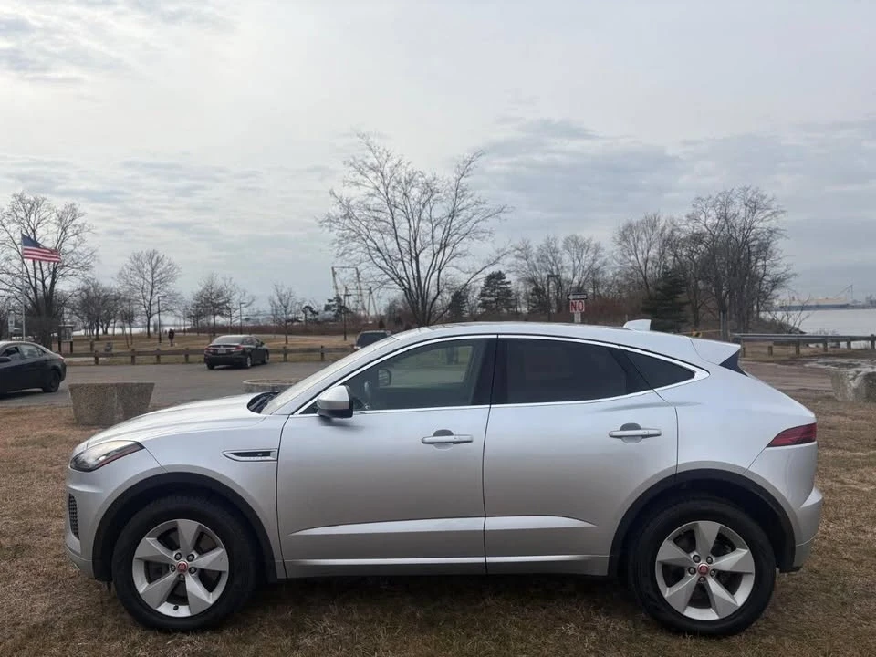 2018 Jaguar E-Pace - Image 4 of 19