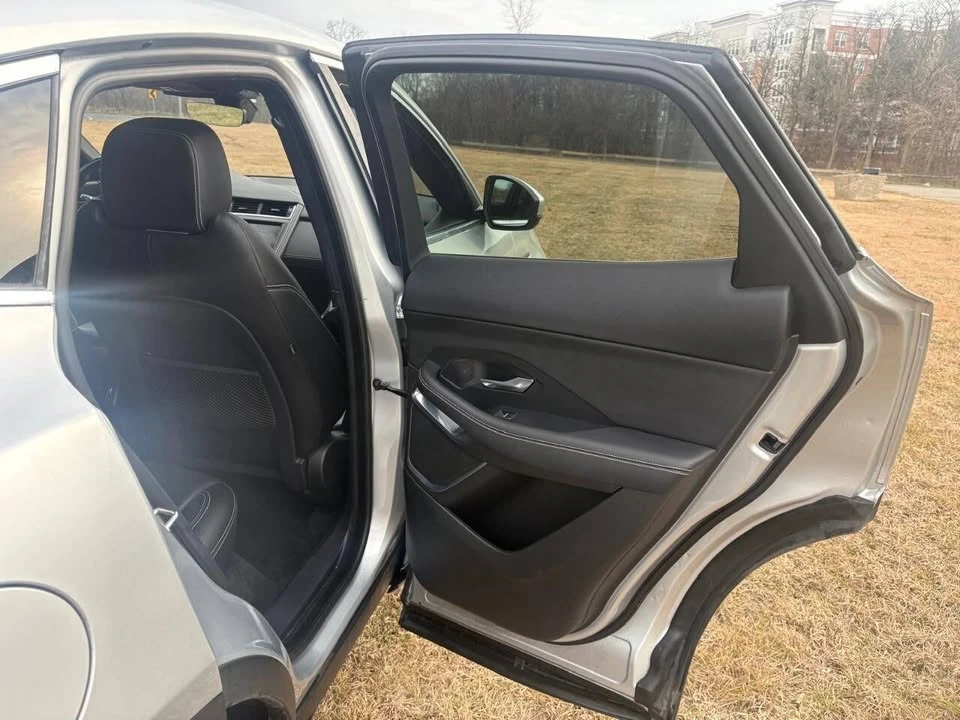 2018 Jaguar E-Pace - Image 12 of 19