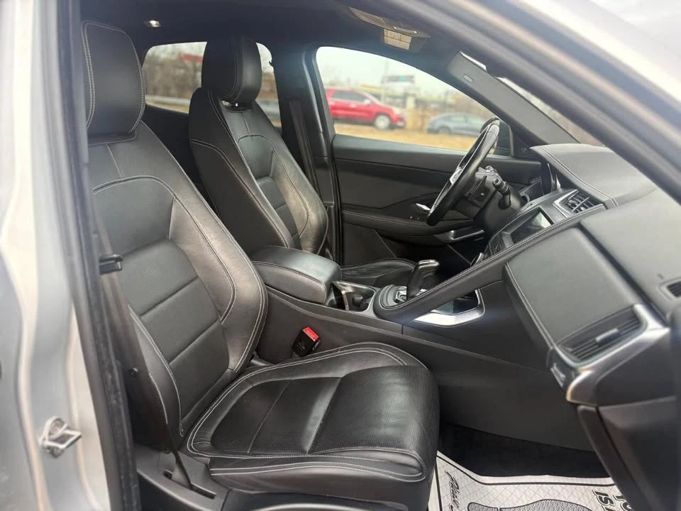 2018 Jaguar E-Pace - Image 11 of 19