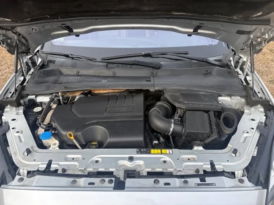 2018 Jaguar E-Pace - Image 15 of 19