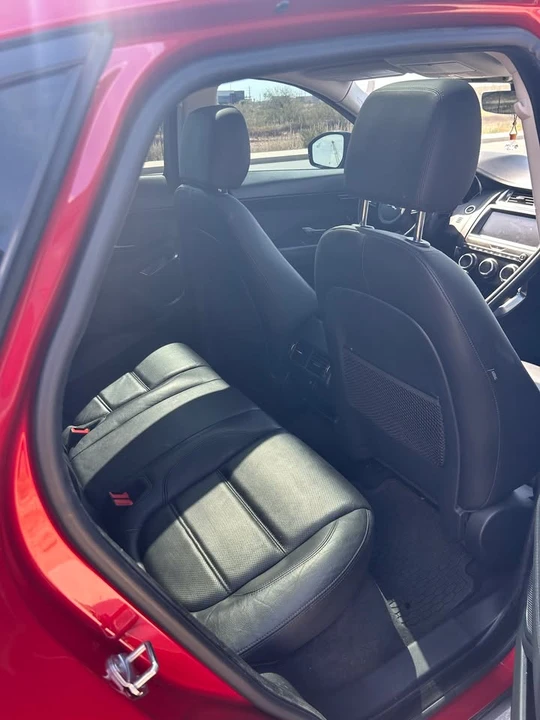 2018 Jaguar E-Pace - Image 12 of 15