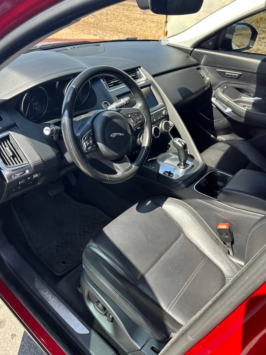 2018 Jaguar E-Pace - Image 14 of 15