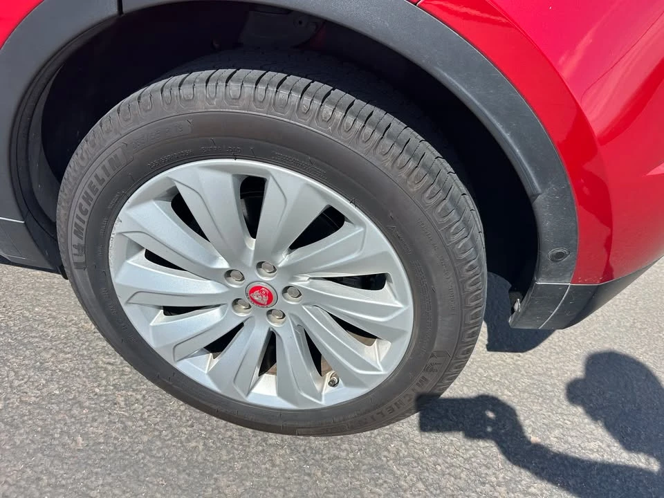 2018 Jaguar E-Pace - Image 8 of 15
