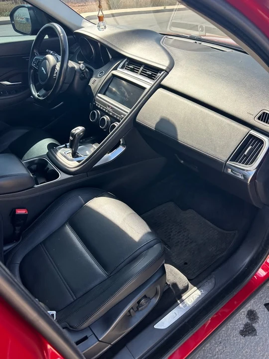 2018 Jaguar E-Pace - Image 15 of 15