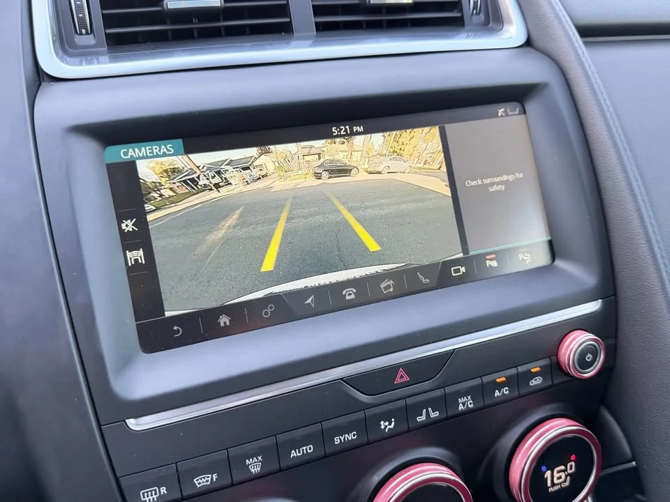 2018 Jaguar E-Pace - Image 17 of 18