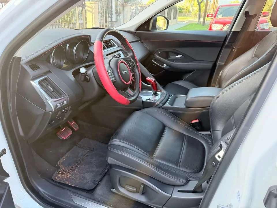 2018 Jaguar E-Pace - Image 11 of 18