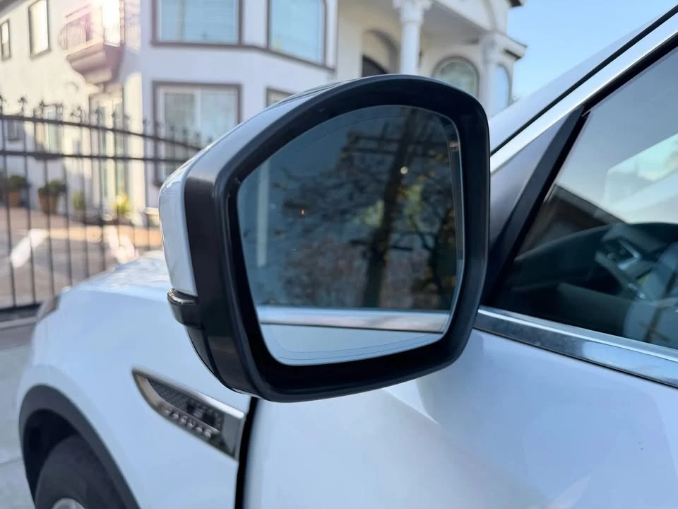 2018 Jaguar E-Pace - Image 14 of 18