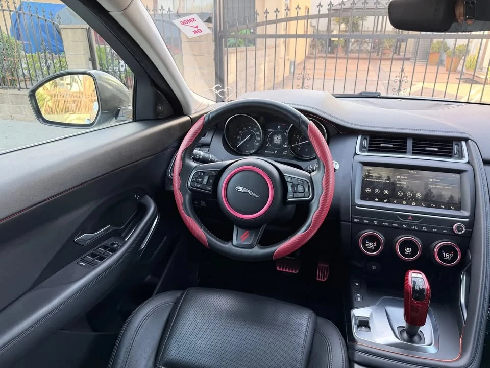 2018 Jaguar E-Pace - Image 8 of 18