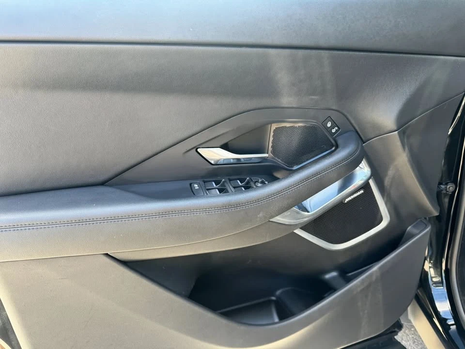 2018 Jaguar E-Pace - Image 13 of 20