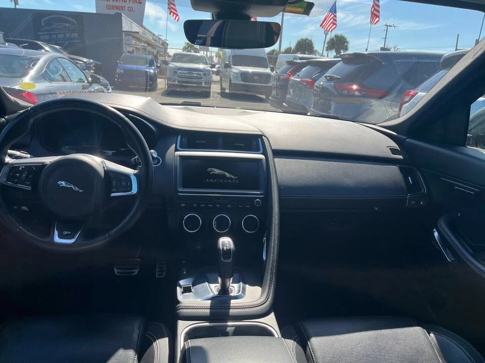 2018 Jaguar E-Pace - Image 8 of 9