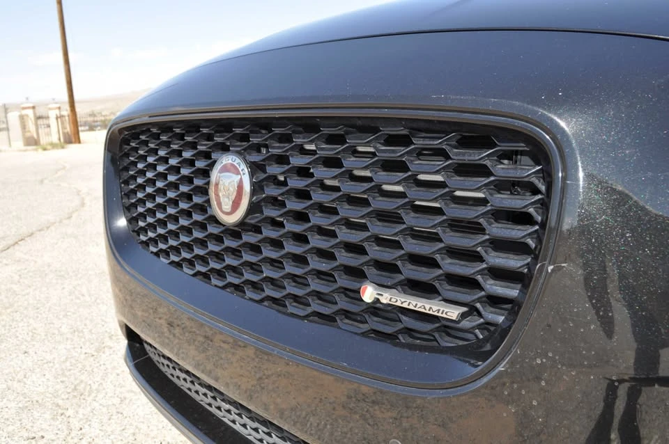 2018 Jaguar E-Pace - Image 11 of 20