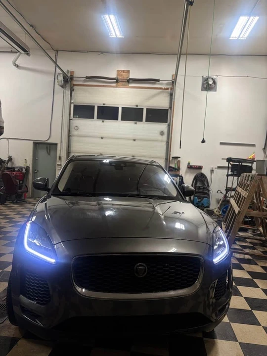 2018 Jaguar E-Pace - Image 17 of 20