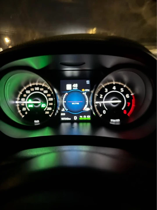 2018 Jaguar E-Pace - Image 12 of 20