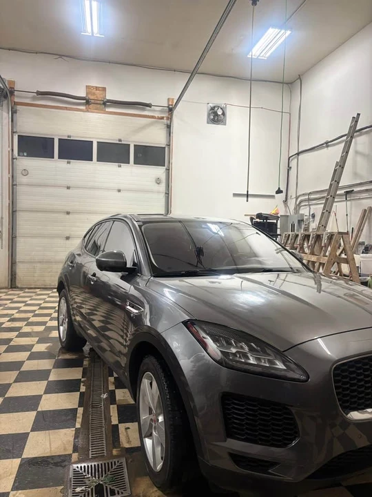 2018 Jaguar E-Pace - Image 19 of 20