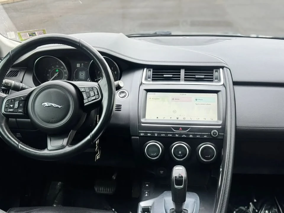 2018 Jaguar E-Pace - Image 19 of 20