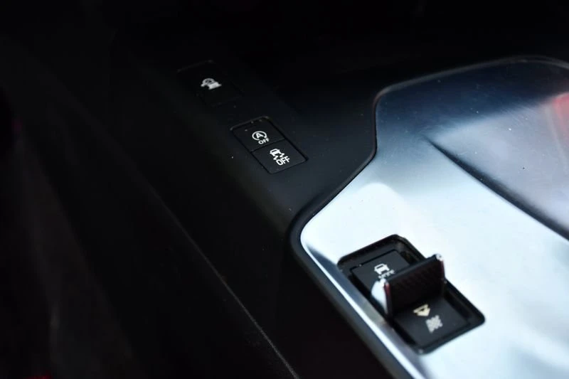 2018 Jaguar E-Pace - Image 15 of 20