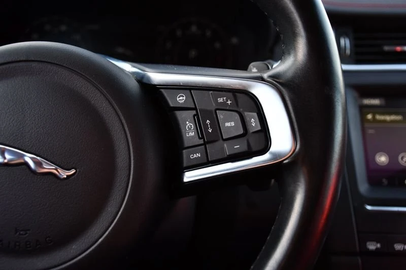 2018 Jaguar E-Pace - Image 12 of 20