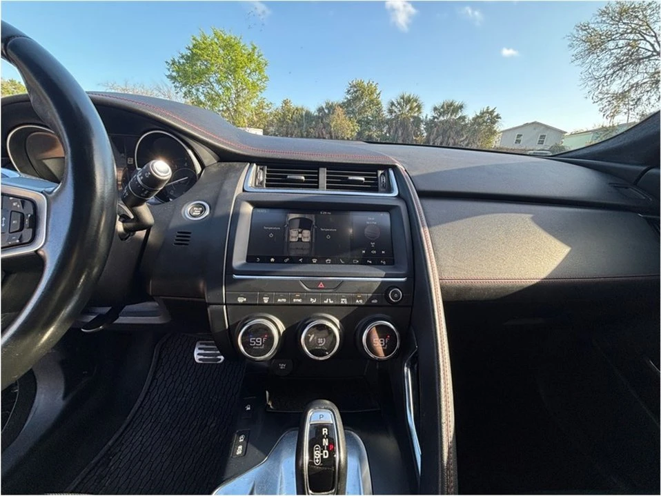 2018 Jaguar E-Pace - Image 11 of 20