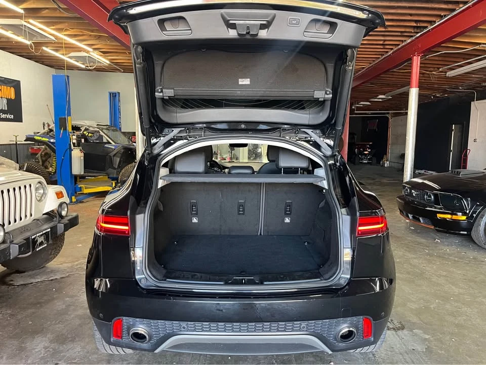 2018 Jaguar E-Pace - Image 12 of 18