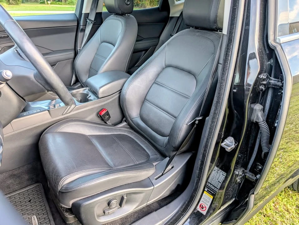 2018 Jaguar E-Pace - Image 10 of 20