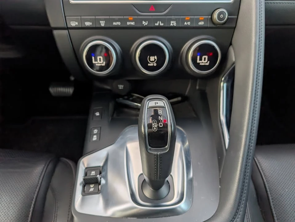 2018 Jaguar E-Pace - Image 14 of 20